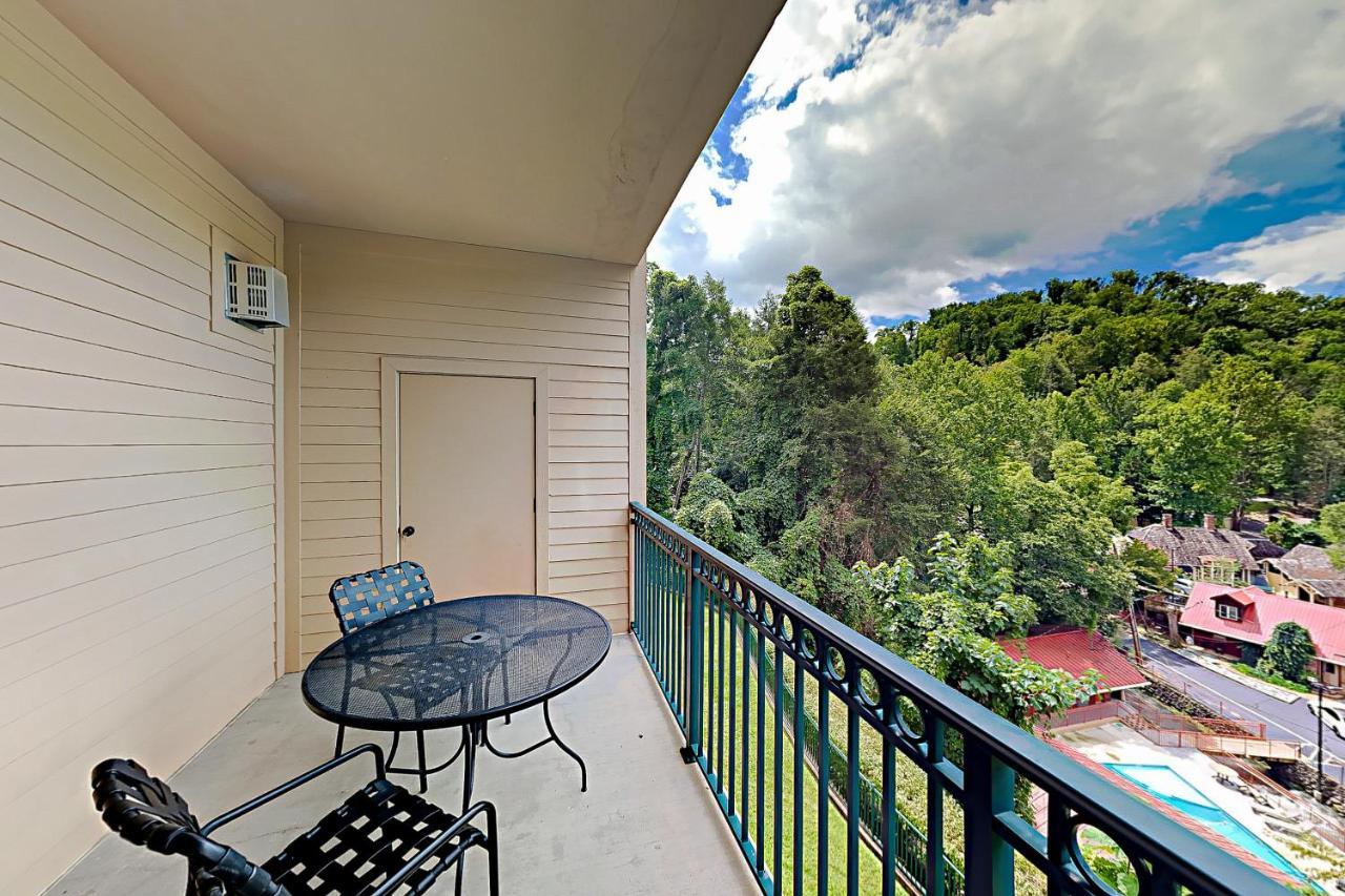 Summit Manor Unit B3052 Apartment